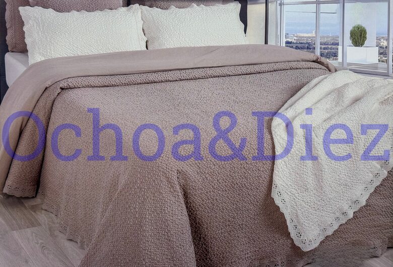 Colcha puntilla floreada