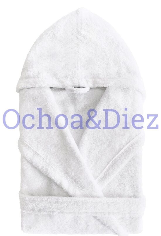 Hooded plain bathrobe