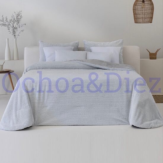 Soft bicolor quilt