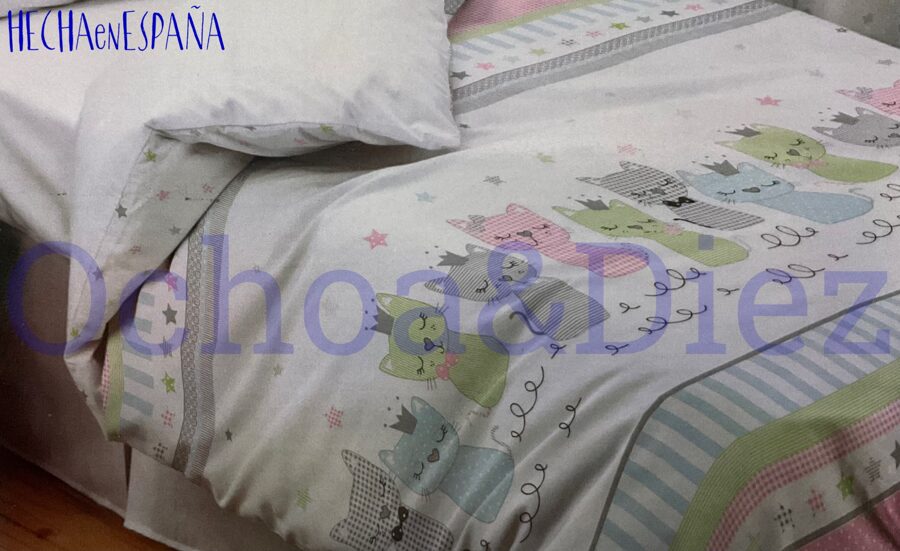 Elegant kitties duvet cover