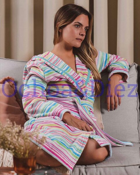 Horizontal color bathrobe