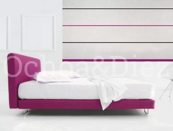 Cortina; enrollable con varilla decorativa.